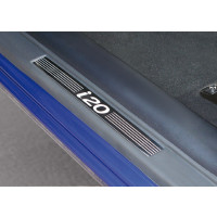 Einstiegsleisten für 3-Türer, Hyundai i20, Farbe Schwarz mit Edelstahl-Einlage, 2-teilig